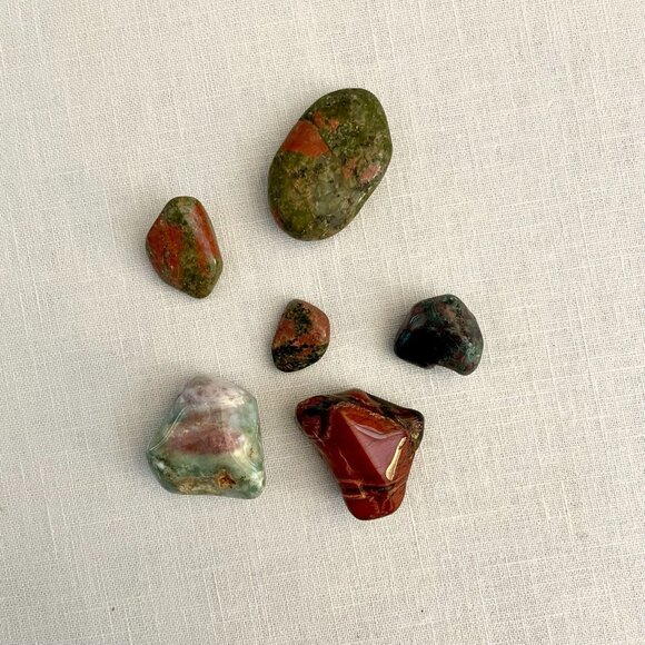 Earthy Stone Energy Set with Glass Goblet Display 3.5 inches high - Picture 11 of 11